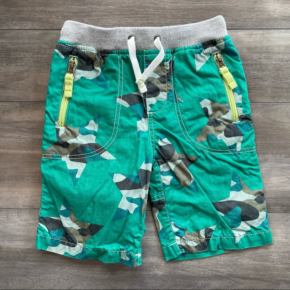 Like New Mini Boden Star Adventure Shorts 6 yr